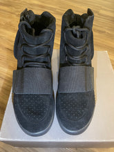 Load image into Gallery viewer, Yeezy Boost 750