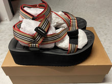 Load image into Gallery viewer, Burberry Patterson Platform Sandals
