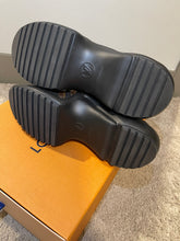 Load image into Gallery viewer, LV Archlight Sneaker